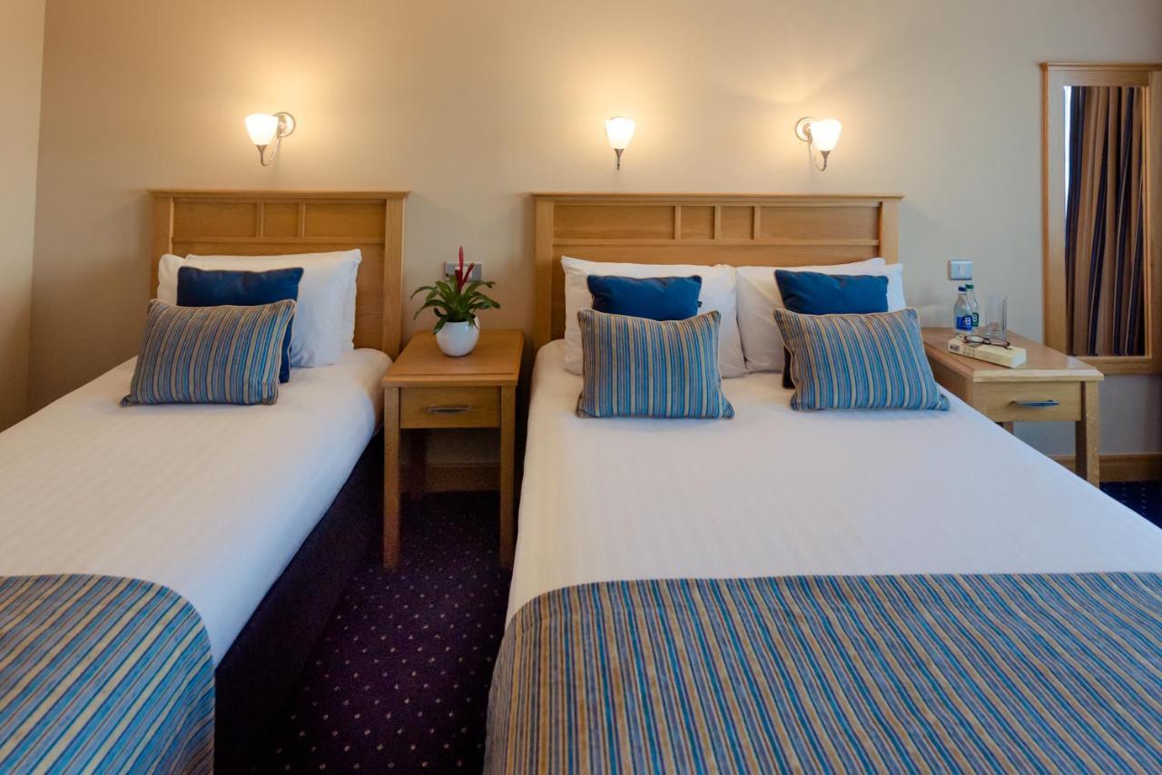 Rochestown Lodge Hotel Dun Laoghaire Exterior foto